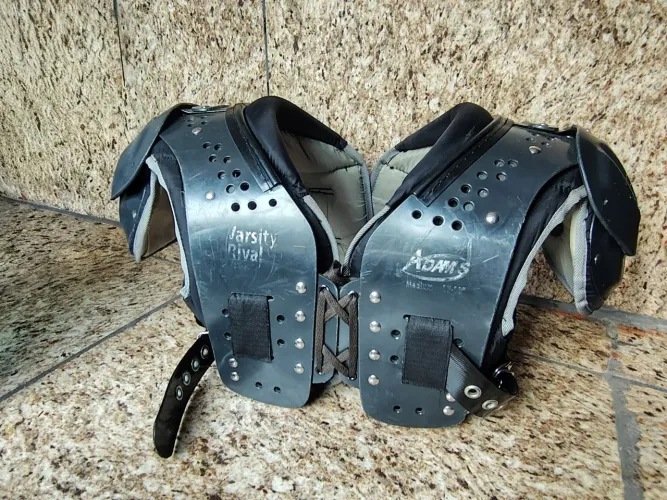 Shoulder Pad M (Futebol Americano)