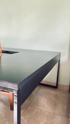 Mesa em L para escritório / home Office 