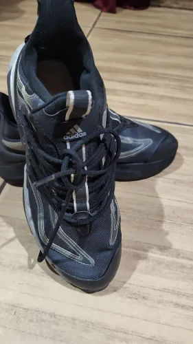 Tênis adidas 39