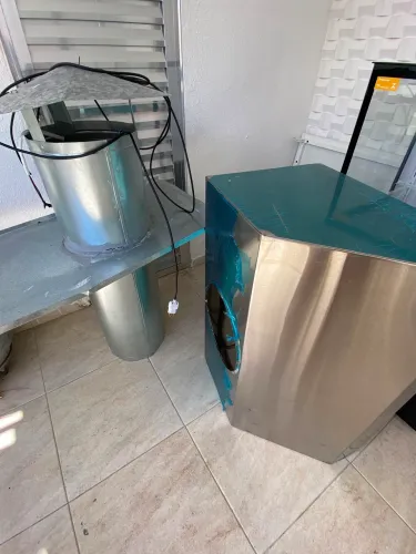 Coifa em Aço Inox com Exaustor Elétrico e Duto/Chaminé (Ideal para Lanchonete,