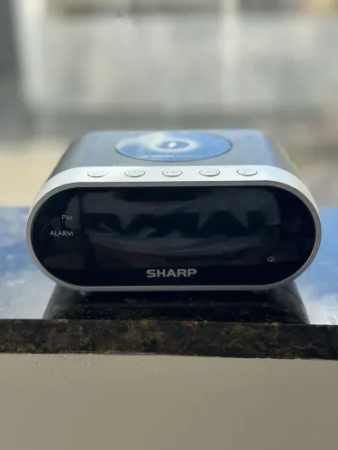 Alarme Relógio carregador sem fio Sharp