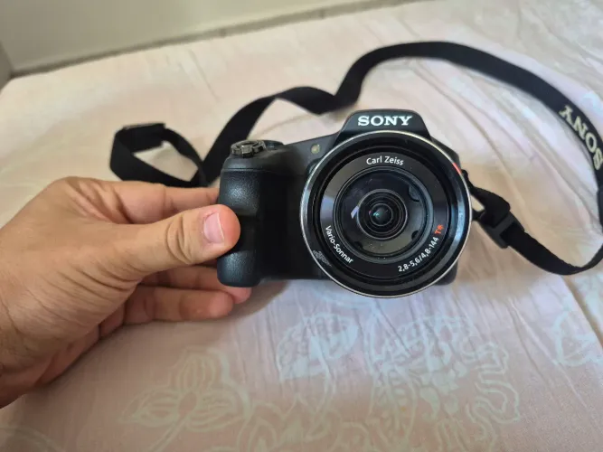 Câmera FOTOGRÁFICA Sony Cyber-shot DSC-HX200V