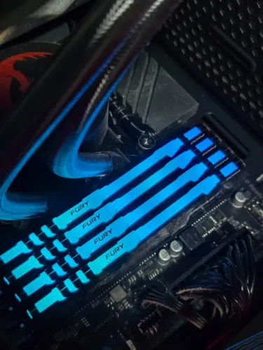Memória ram DDR4 32GB 4x8 KINGSTON RGB 3200MHZ