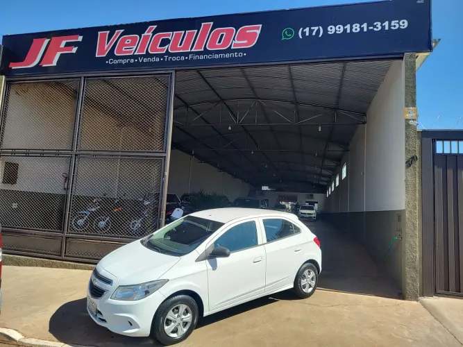 Chevrolet Onix Hatch LT 1.0 8V Flex Power Mec. 4P 2015