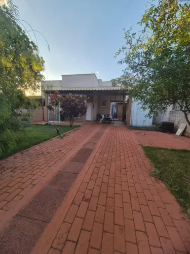 Casa em condomínio fechado com lote de 210 m²  2 quartos sendo 1 suíte   Setor São Judas -