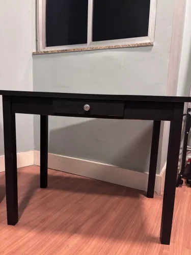 mesa para estudo em madeira