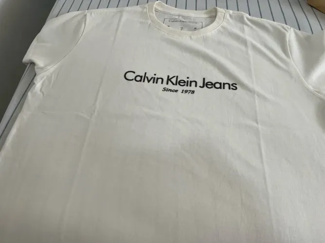 Camiseta / T-Shirt Calvin Klein Jeans Branca "Since 1978" ? Tam M
