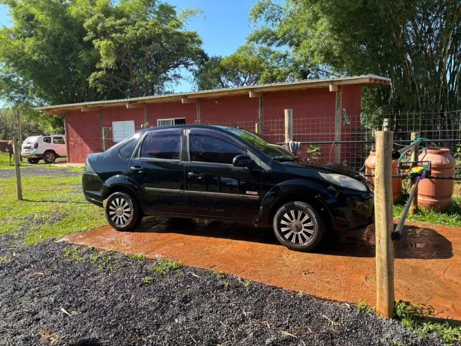 Ford Fiesta Sed. 1.6 8V Flex 4P 2012