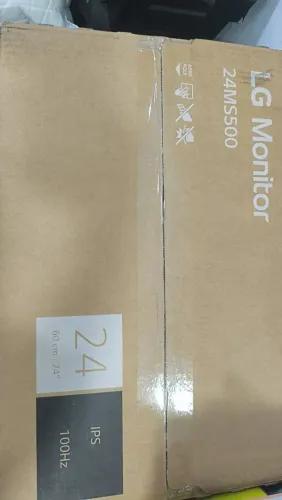 Monitor de 24 polegadas novo na caixa 100hz