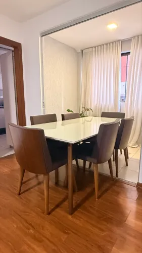 Vendo mesa de jantar 