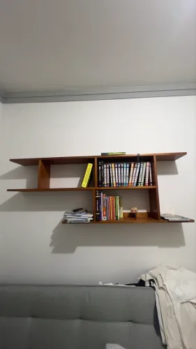 Estante suspensa 
