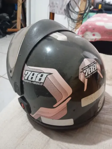 Capacete moto