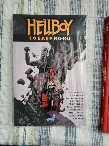 Hellboy omnibus + Asterix omnibus 