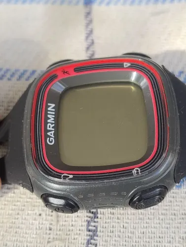 Relógio GARMIN Forerunner 10quadrado