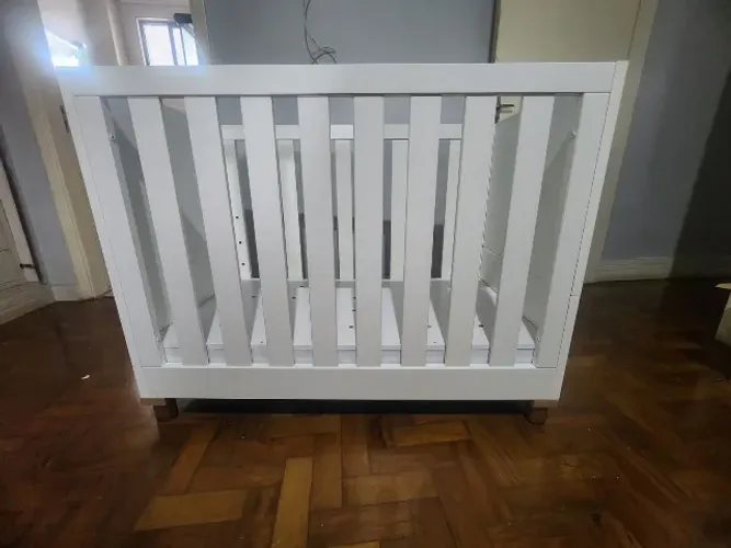 Berço que vira cama