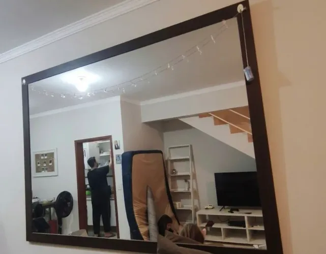 Vendo espelho grande com moldura