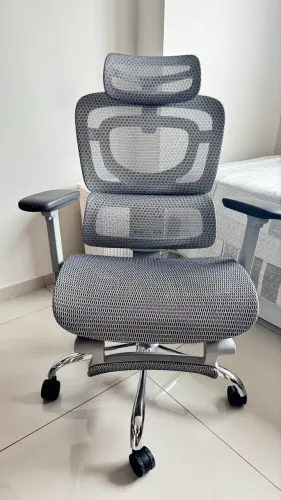 Cadeira De Escritório Ergonômica | Seminova