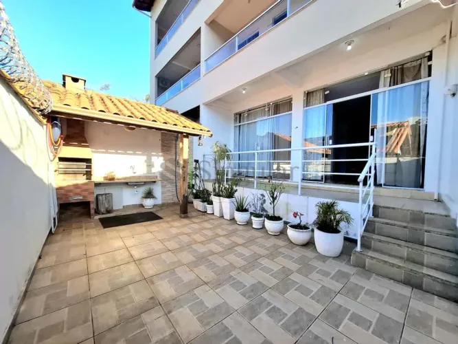 LINDA CASA TRIPLEX A VENDA NO BORBOLETA