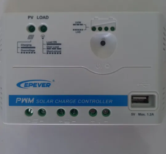 Controlador de Carga Solar PWM LS2024EU 12/24v com entrada USB