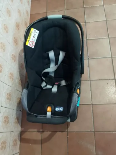 Vendo ou troco bebê conforto por cadeirinha