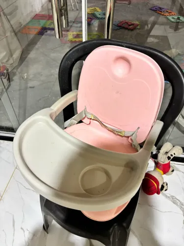 Cadeira de alimentação infantil