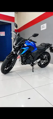 Fz 25 fazer 250 2024 baixo km /cartão de crédito até 21X COM ACRÉSCIMO