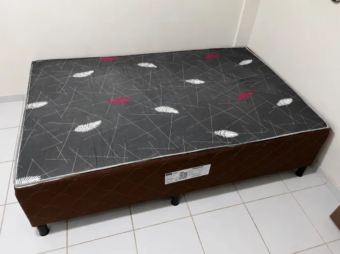 Vendo cama box casal 