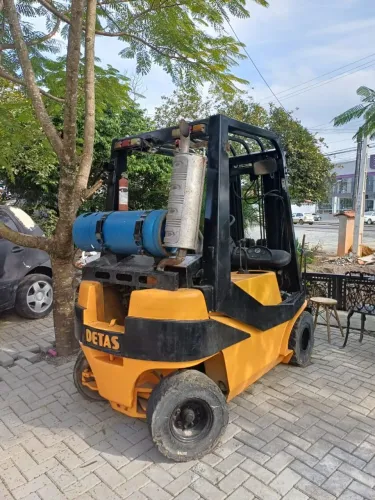 Empilhadeira Funcionando