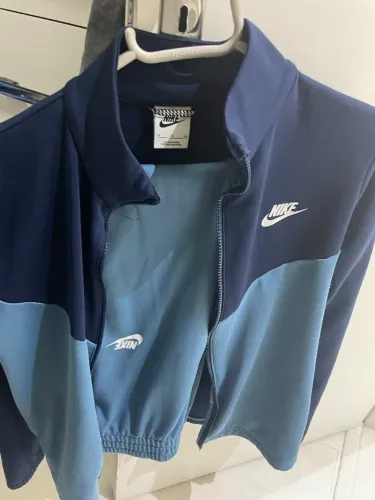 Agasalho nike sportswear ( tamanho GG infantil, pré adolescente)