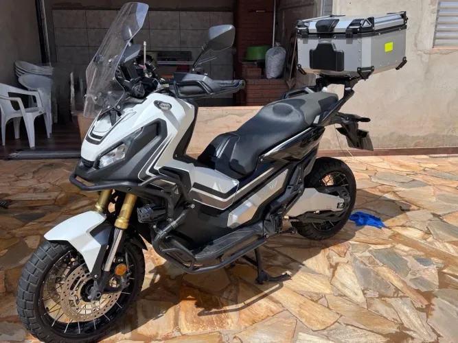 X-ADV em ótimo estado