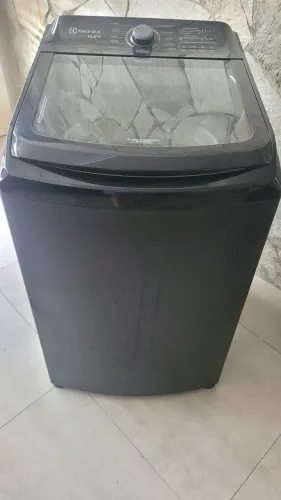 Máquina de lavar Eletrolux 14,5kg Seminova