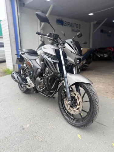 FAZER 250 2025