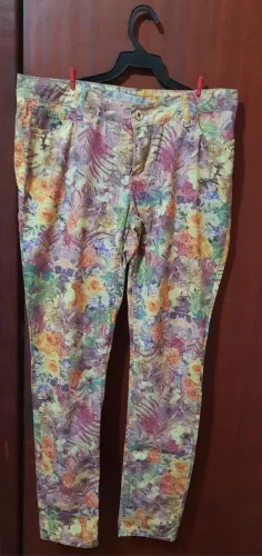Calça Jeans Estampada (Open Up) 