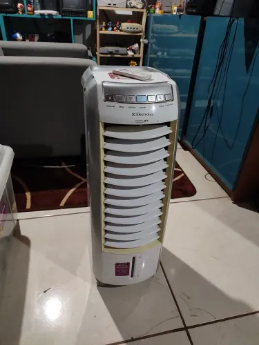 Climatizador de ar Electrolux.