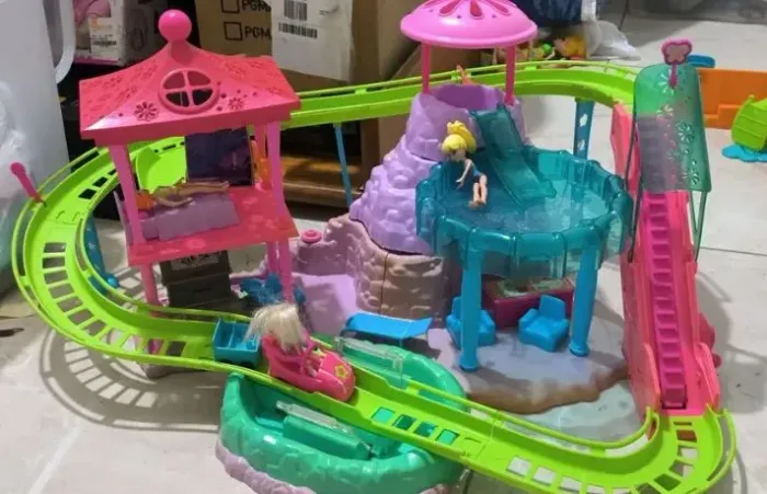 4 playsets Polly pocket