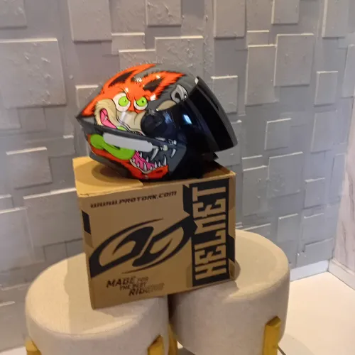 Vendo ou troco capacete novo na caixa 