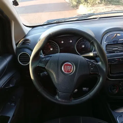 Fiat Punto Sporting 1.8 Flex 8v/16v 5P 2013