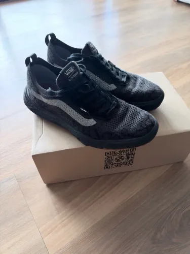 Tênis Vans Ultrarange VR3 41