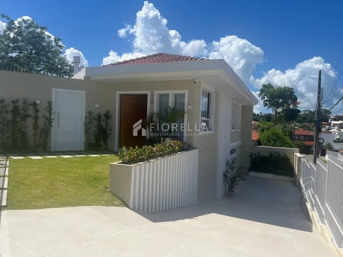 Casa com 03 dormitórios sendo 01 suíte - Bom Abrigo, Florianópolis/SC.