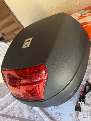 Baú de moto, leia o anúncio
