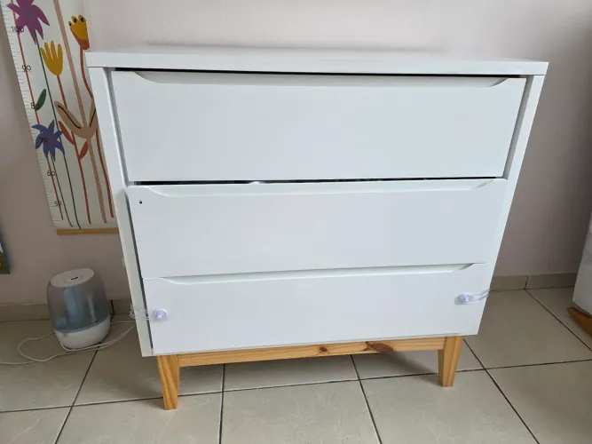Cômoda com 3 gavetas