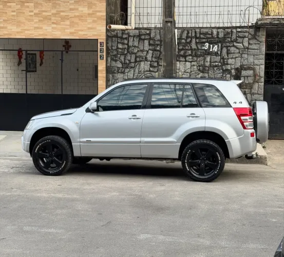 Suzuki Grand Vitara 2.0 16V 4x2/4x4 5P Mec. 2010