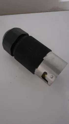 Plug Industrial Macho Hubbell CS-8365L 50a 3p 4w 250v.