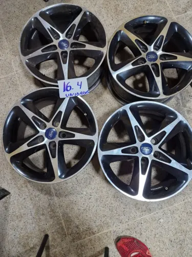 Rodas pneus e farol