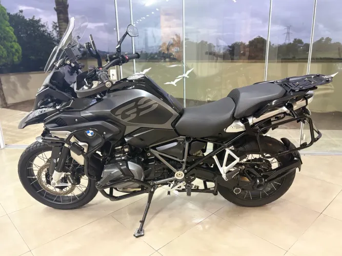 BMW triplo black 