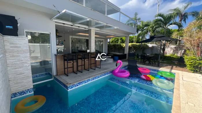 Linda casa para venda ou Locacao totalmente mobiliada e equipada no condomínio Blue Houses