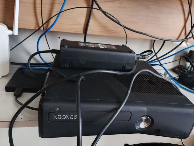 Vídeo game XBOX - 360 - SEM CONTROLE