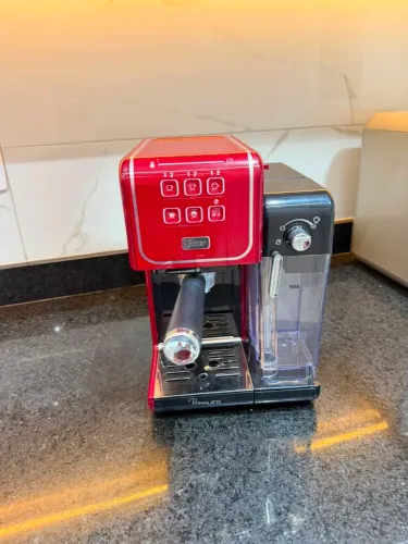Cafeteira ( nova sem uso )
