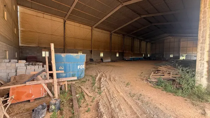 Galpão 7mil m2 terreno 2mil m2 aprox galpão, 3 pavimentos escritório pe direito 12 m locaç
