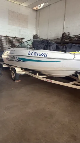 Lancha Venture 175